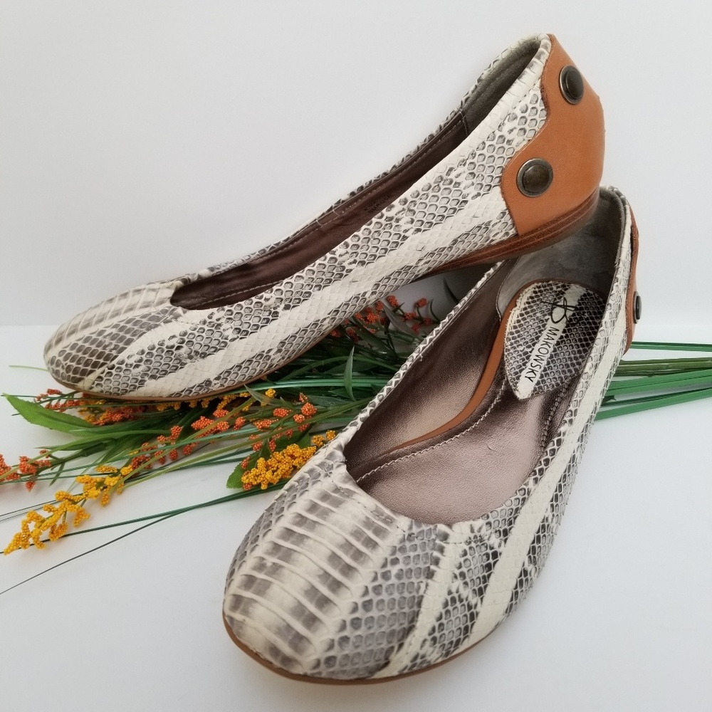 B. Makowsky Rose Snakeskin Leather Slip on Flats